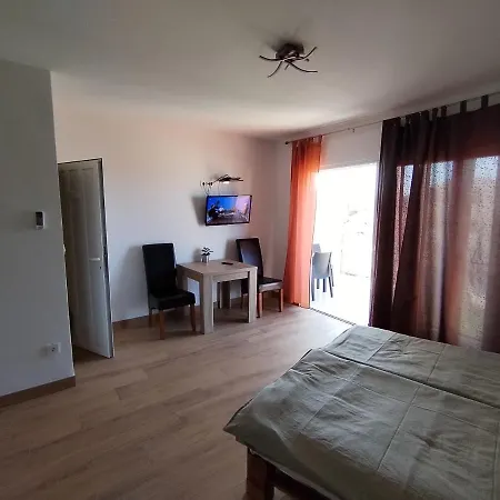 Lägenhet Stonewood Dalmacija *