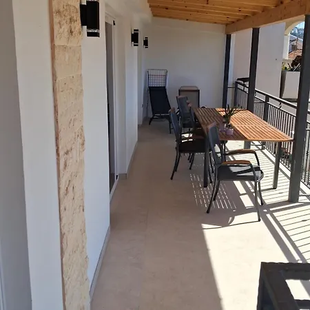 Stonewood Dalmacija * Primosten